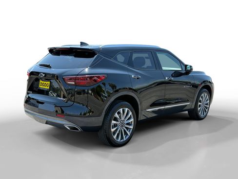 Used 2024 Chevrolet Blazer Premier w/ Driver Confidence II Package FWD image 5