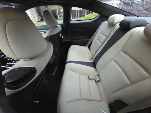 Used 2017 Honda Accord EX-L image 6