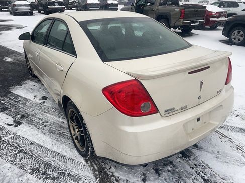 Used 2009 Pontiac G6 Sedan w/ Sport Package 2 image 7