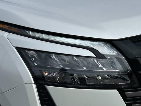 New 2026 Nissan Pathfinder Platinum AWD/4WD image 10
