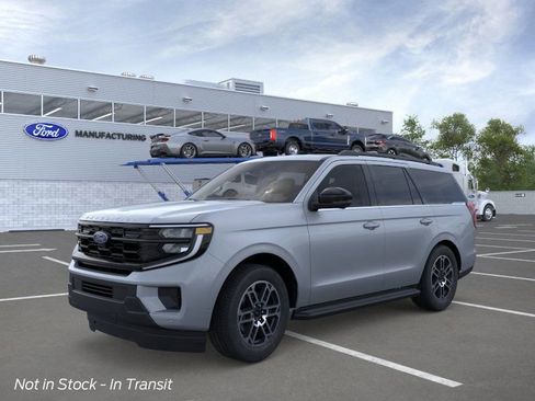 New 2026 Ford Expedition Active image 2