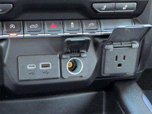 Used 2021 Chevrolet Silverado 1500 LT Trail Boss w/ Convenience Package II image 23