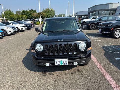 Used 2017 Jeep Patriot Sport AWD/4WD image 2