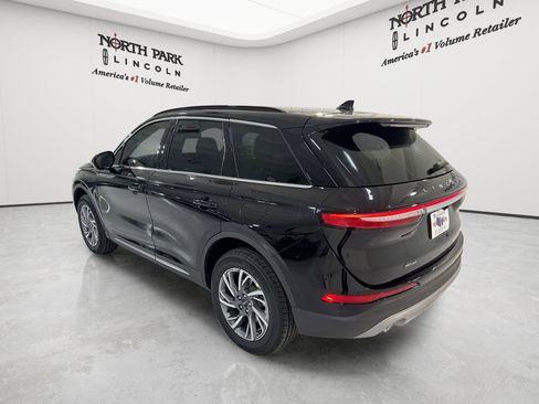 New 2026 Lincoln Corsair Premiere FWD image 25