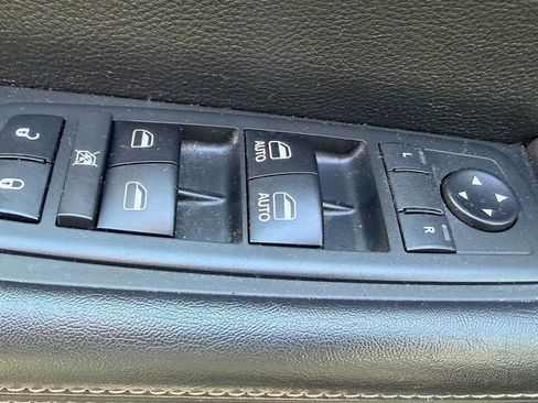 Used 2018 Chrysler Pacifica Touring Plus w/ S Appearance Package image 28