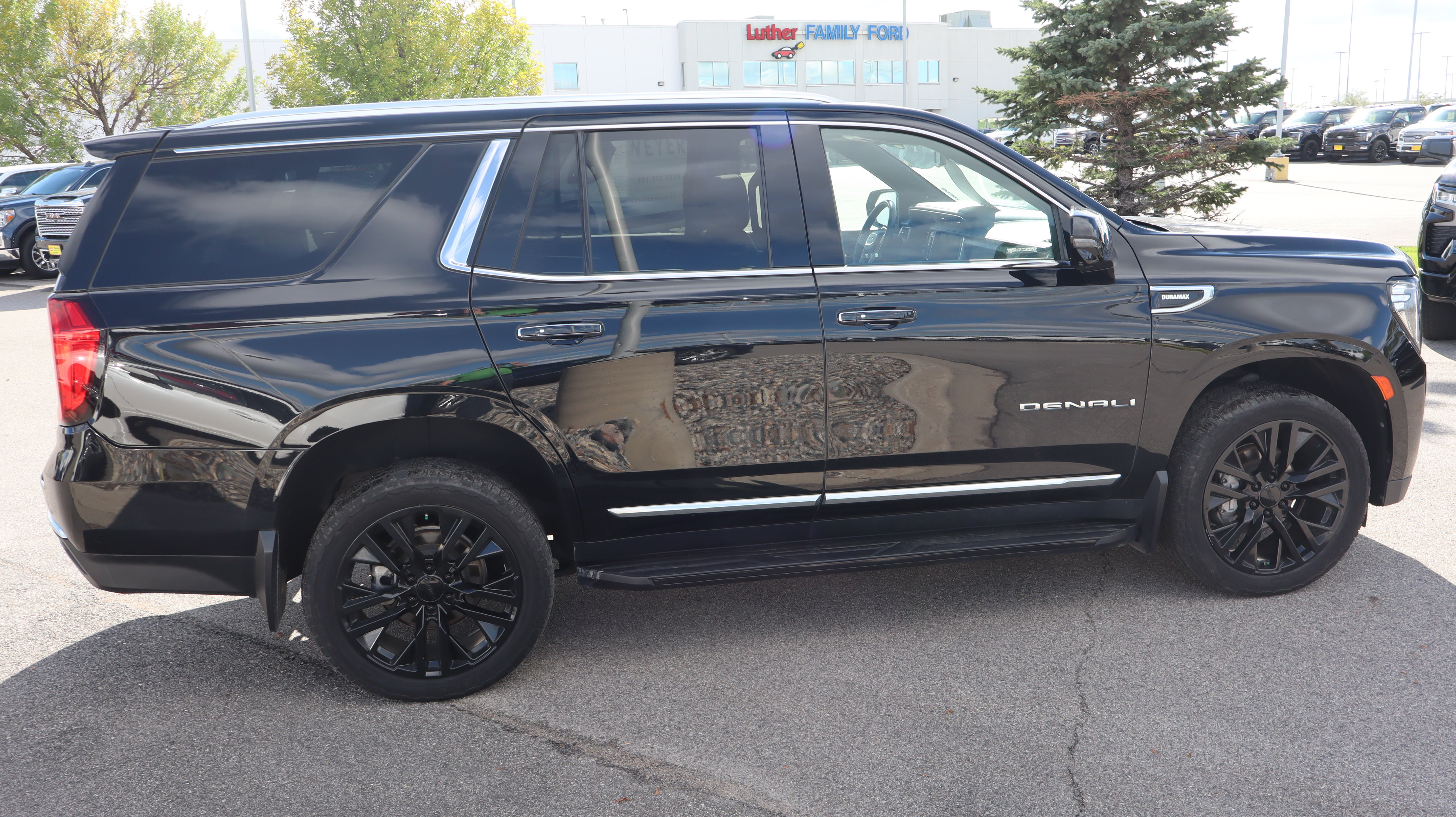 Certified 2023 GMC Yukon Denali w/ Max Trailering Package AWD/4WD image 8
