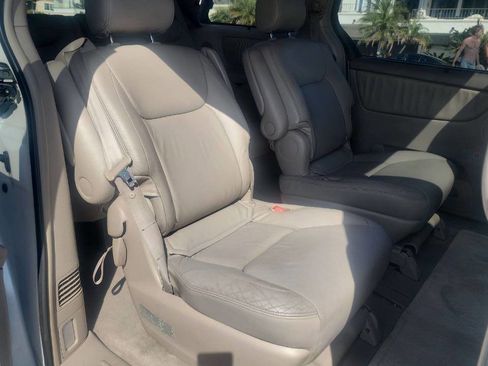 Used 2004 Toyota Sienna XLE FWD image 14