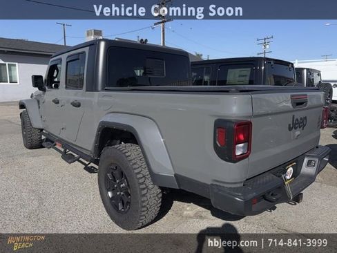 Used 2021 Jeep Gladiator Willys image 6