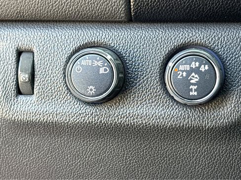 Used 2018 Chevrolet Colorado ZR2 image 11