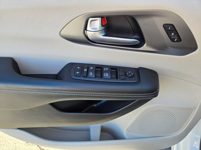 Used 2022 Chrysler Pacifica Touring-L FWD image 25