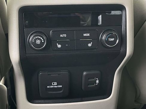 Used 2019 GMC Acadia Denali image 5