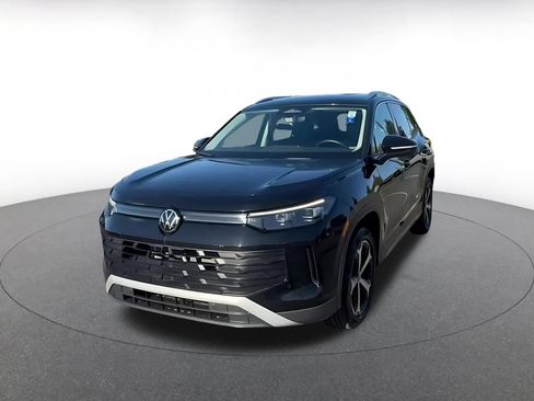 Used 2026 Volkswagen Tiguan SE AWD/4WD image 7