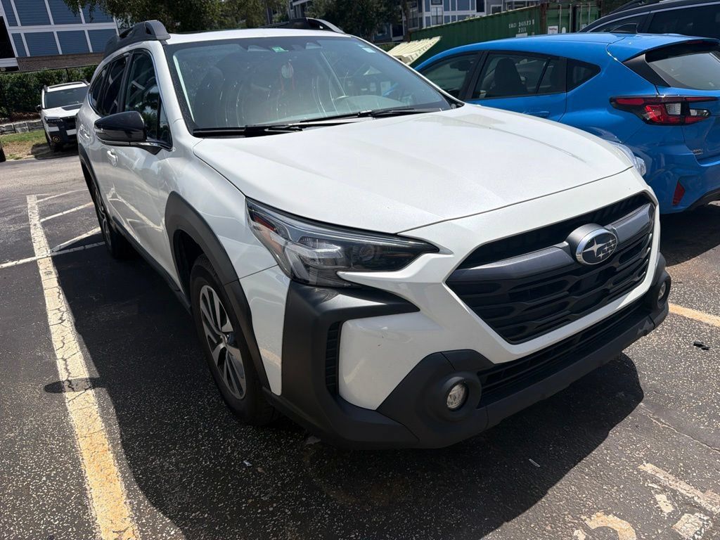 Used 2024 Subaru Outback Premium AWD/4WD image 2