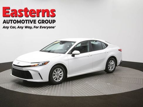Used 2025 Toyota Camry LE FWD image 56