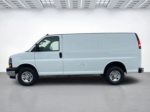 Used 2024 Chevrolet Express 2500 w/ Driver Convenience Package RWD image 7