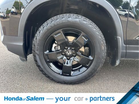 Used 2025 Honda Ridgeline Black Edition image 8