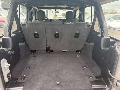 Used 2020 Jeep Wrangler Unlimited Sport AWD/4WD image 10