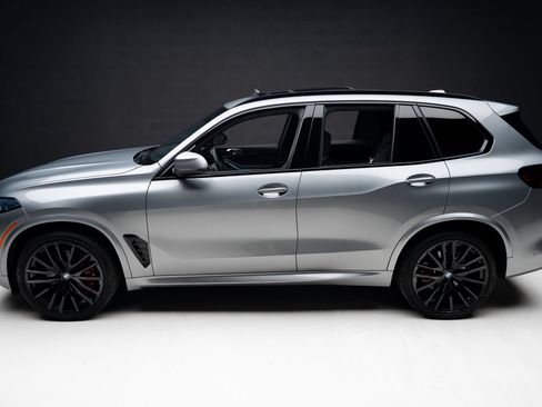 Used 2025 BMW X5 sDrive40i w/ M Sport Package RWD image 16