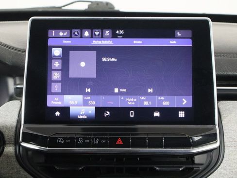 Used 2022 Jeep Compass Latitude image 28