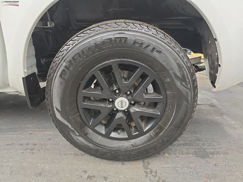 Used 2019 Nissan Frontier SV image 16