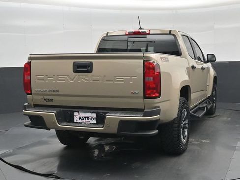 Used 2022 Chevrolet Colorado Z71 AWD/4WD image 2