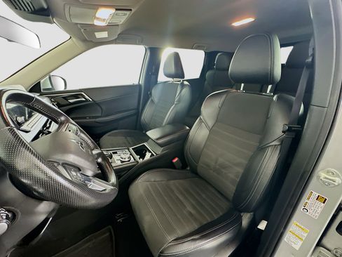 Used 2024 Mitsubishi Outlander SE AWD/4WD image 13