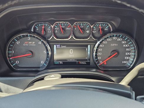 Used 2018 Chevrolet Silverado 1500 LT w/ Texas Edition AWD/4WD image 38