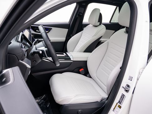 Used 2023 Mercedes-Benz GLC 300 4MATIC image 17