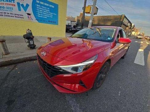 Used 2023 Hyundai Elantra SEL image 1