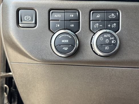 Used 2024 GMC Sierra 1500 SLT w/ SLT Premium Plus Package AWD/4WD image 19