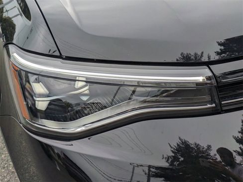 New 2025 Volkswagen Taos S image 10