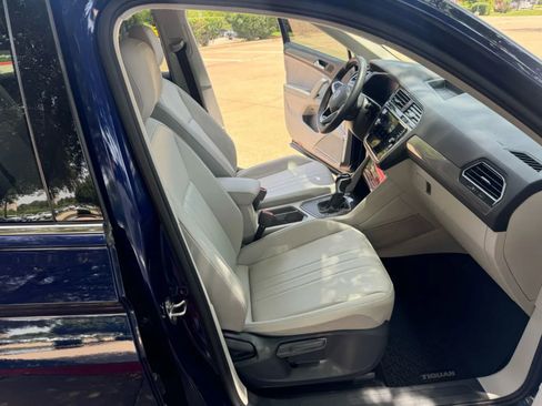 Used 2022 Volkswagen Tiguan SE FWD image 18