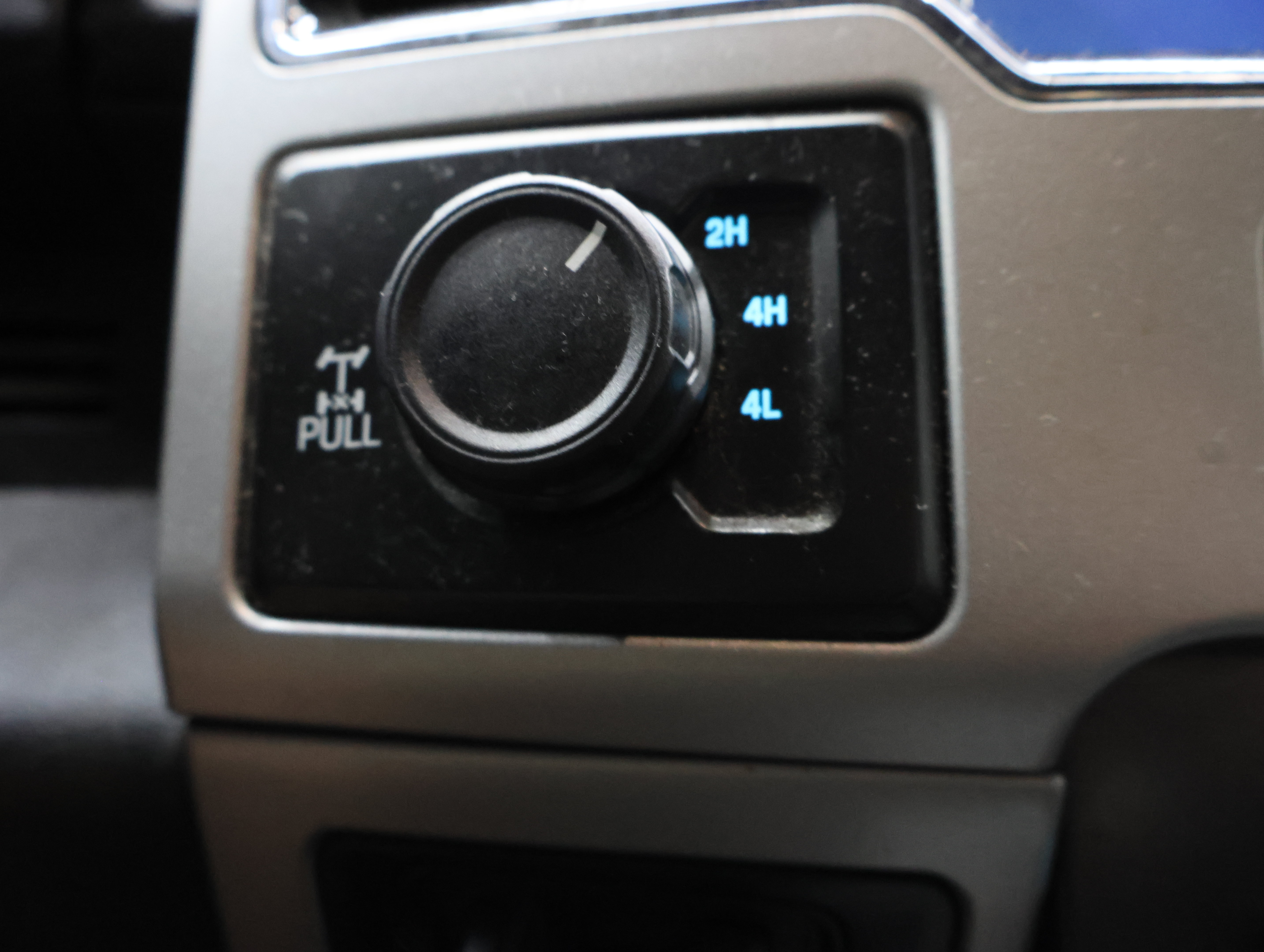 Used 2022 Ford F350 Lariat w/ Black Appearance Package AWD/4WD image 43