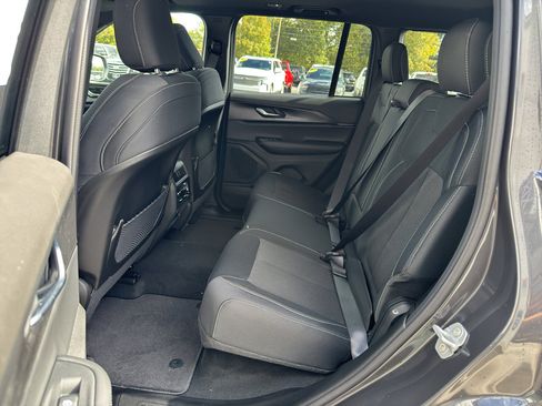 New 2025 Jeep Grand Cherokee Laredo image 28