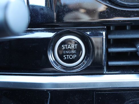 Used 2022 Nissan Pathfinder Platinum image 22