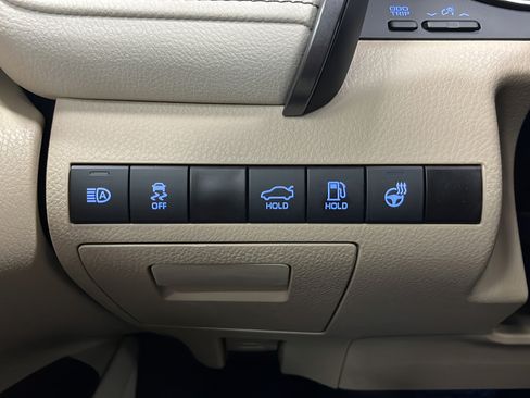 Used 2023 Toyota Camry XLE w/ Cold Weather Package FWD image 32
