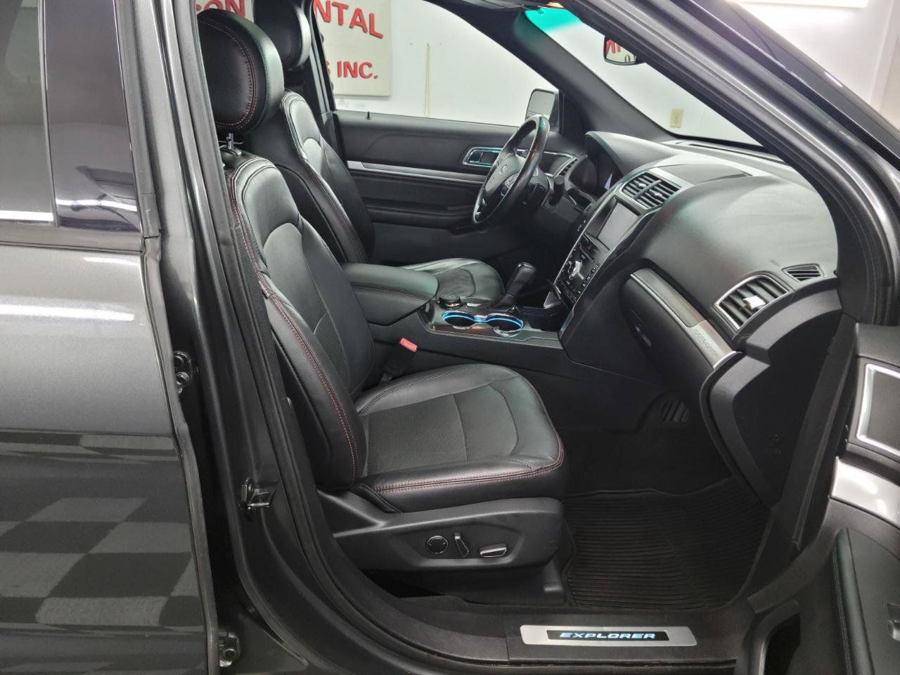 Used 2016 Ford Explorer Sport w/ Equipment Group 401A AWD/4WD image 17