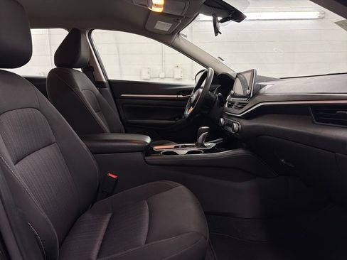 Used 2023 Nissan Altima 2.5 SV FWD image 29