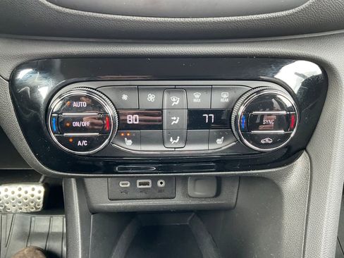 Used 2023 Buick Encore GX Select w/ Sport Touring Package FWD image 9