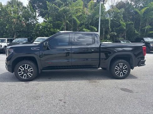 Used 2023 GMC Sierra 1500 AT4 w/ AT4 Premium Package AWD/4WD image 4