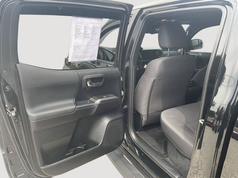 Used 2019 Toyota Tacoma TRD Off-Road AWD/4WD image 22