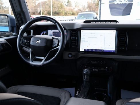 Used 2022 Ford Bronco Wildtrak image 26