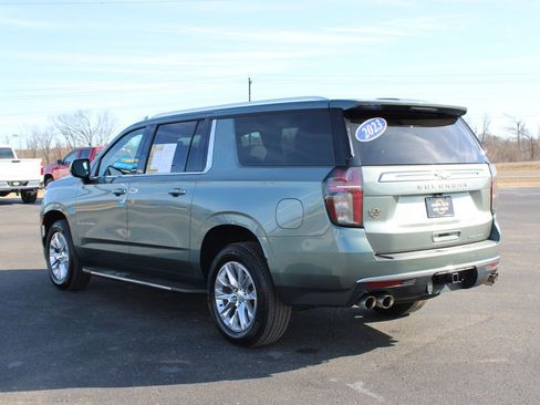 Used 2023 Chevrolet Suburban Premier image 7