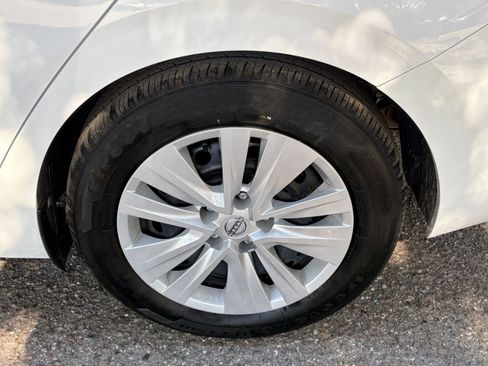 Used 2025 Nissan Sentra S image 29