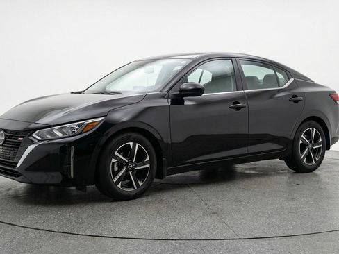 Used 2025 Nissan Sentra SV FWD image 3
