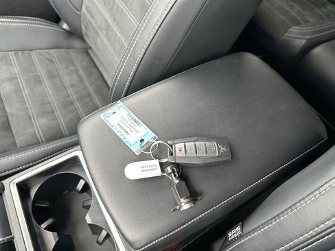 Used 2024 Mitsubishi Outlander SE image 34