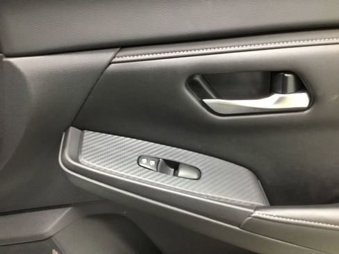 Used 2024 Nissan Sentra SV image 23