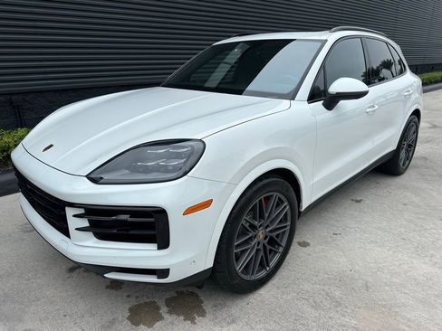 Certified 2025 Porsche Cayenne S AWD/4WD image 7