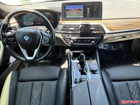 Used 2021 BMW 530i w/ Convenience Package RWD image 15