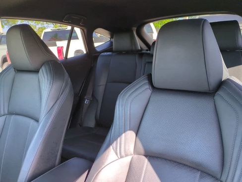 Certified 2021 Toyota Venza XLE w/ Softex Package AWD/4WD image 8